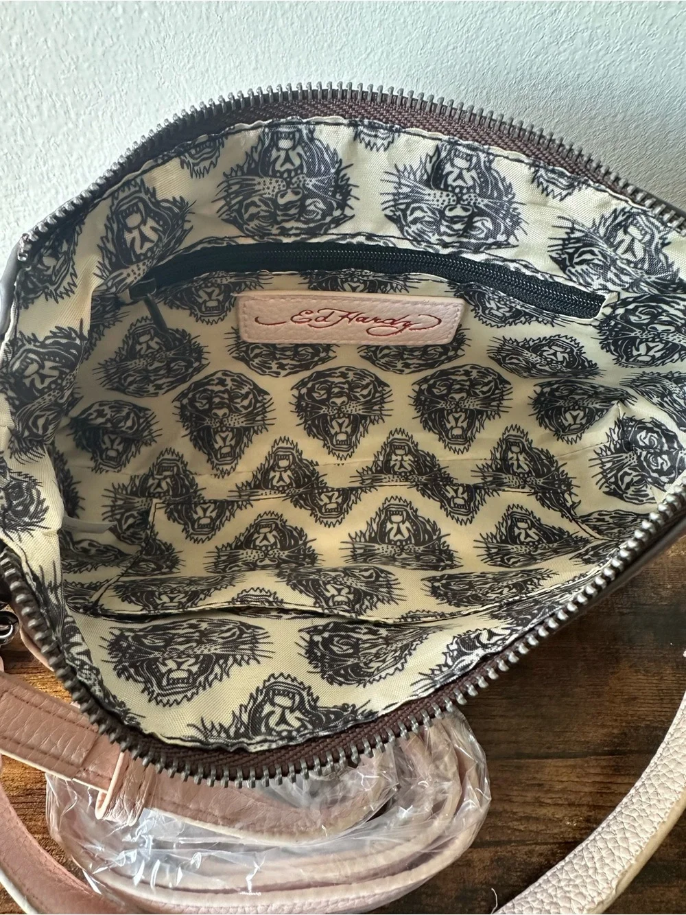 Ed Hardy Brown Suede-Like Shoulder Bag or Crossbody Bag w/ Pink Trim & Skull NWT - Picture 7 of 7